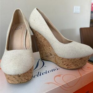 Delicious Natural Linen Cork Wedge Pumps
